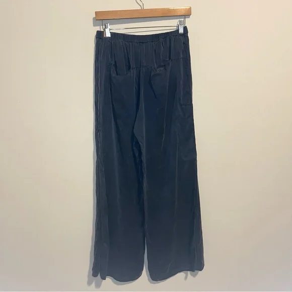 Lunya Washable Silk V Neck Pajama Pant Set Deep Blue - Picture 8 of 9